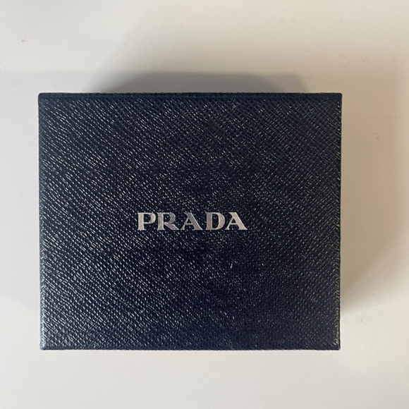 Prada Wallet - Picture 3 of 9